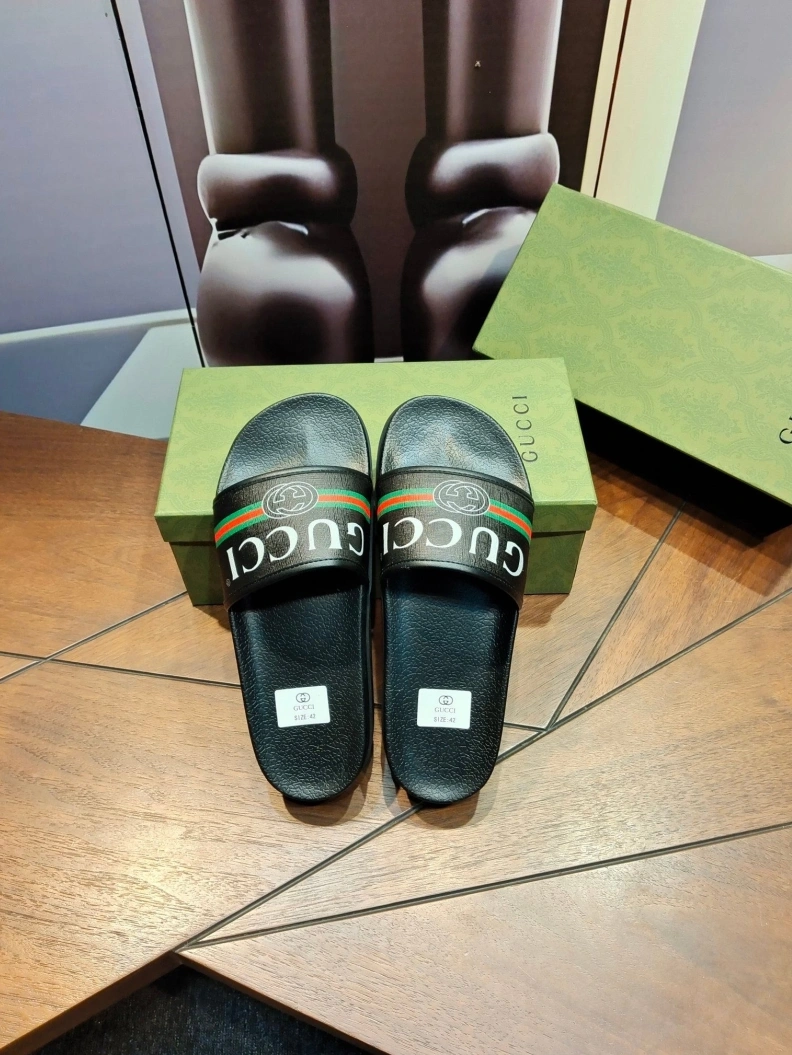 EyeCatching Gxccx Slippers 158115