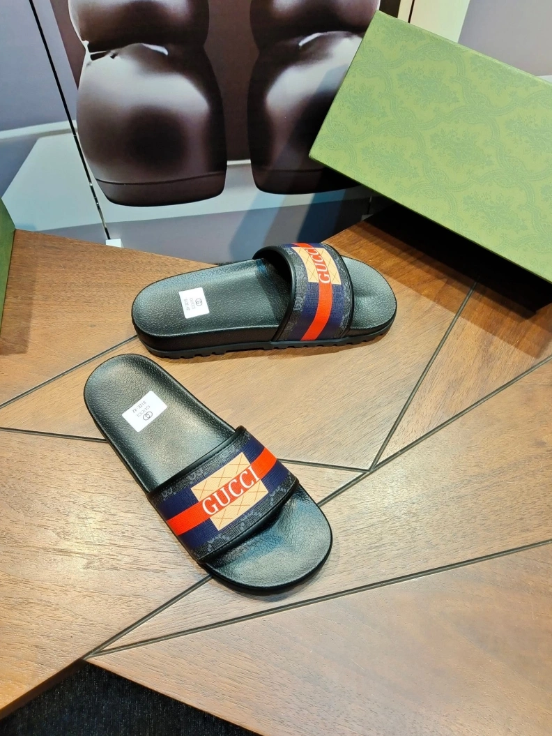 Resilient Gxccx Slippers 158110