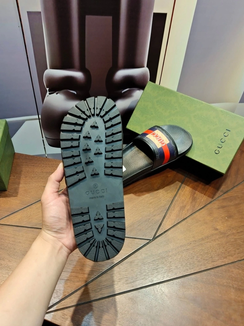 Resilient Gxccx Slippers 158110