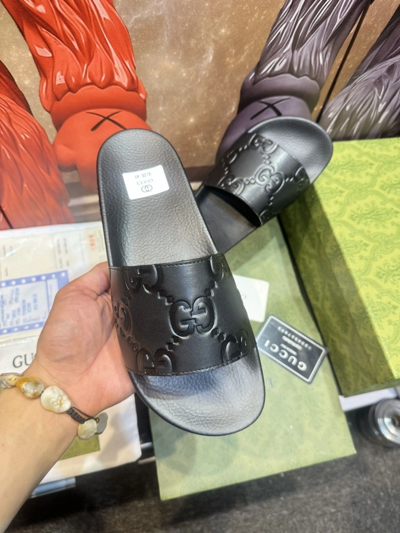 Resilient Gxccx Slippers 158081