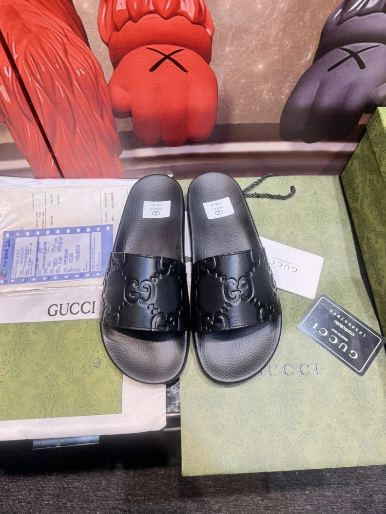 Resilient Gxccx Slippers 158081