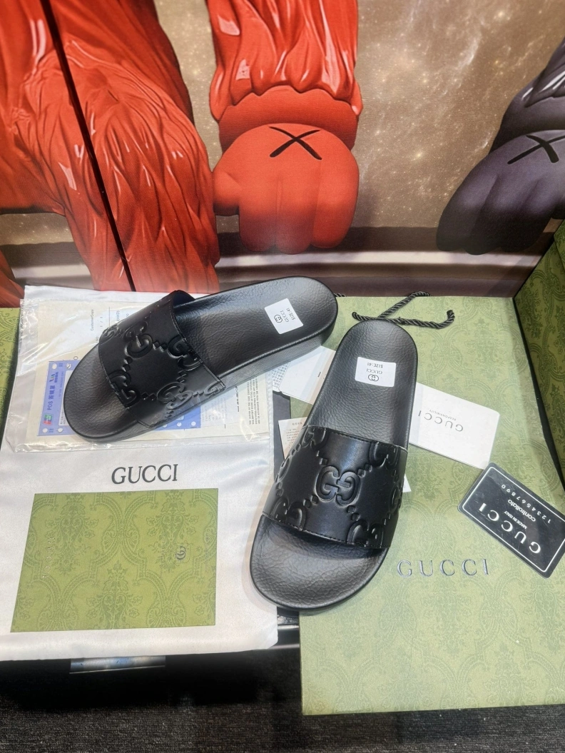 Resilient Gxccx Slippers 158081
