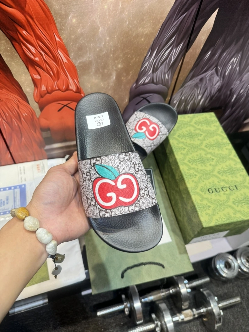 Stylish Gxccx Slippers 158085