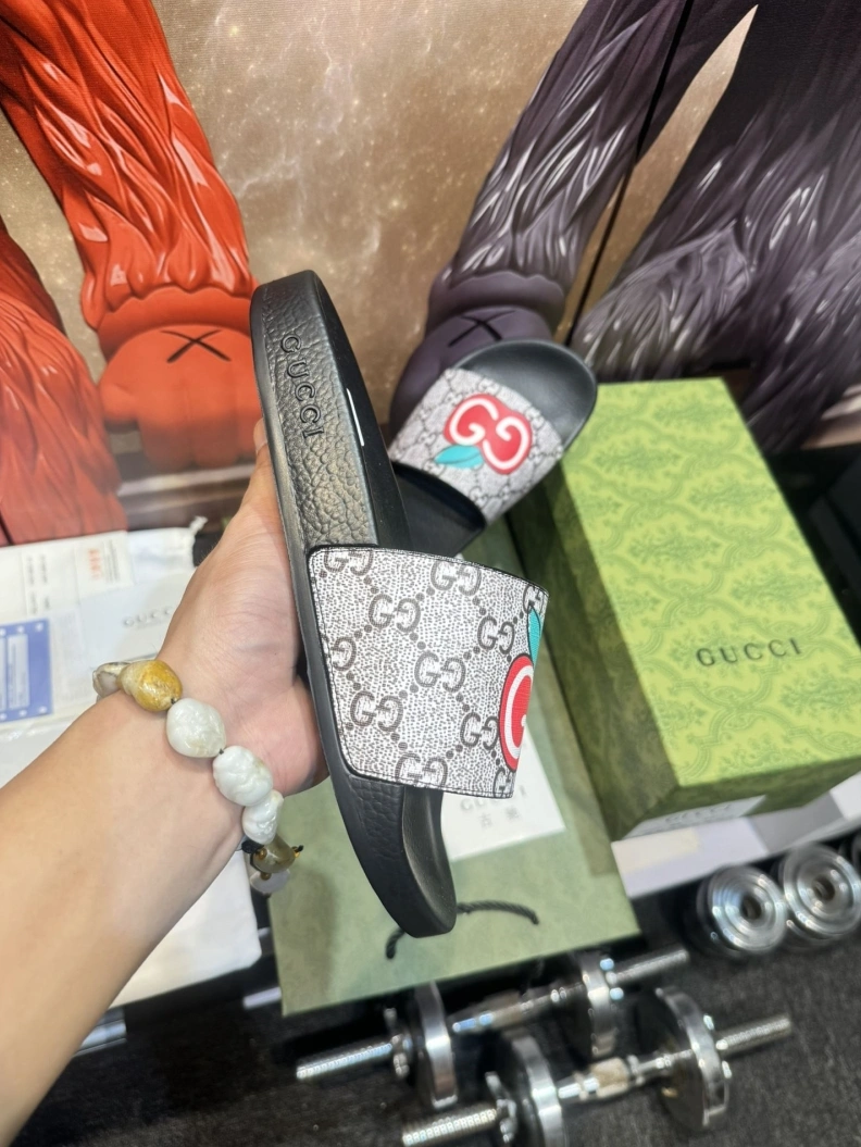 Stylish Gxccx Slippers 158085
