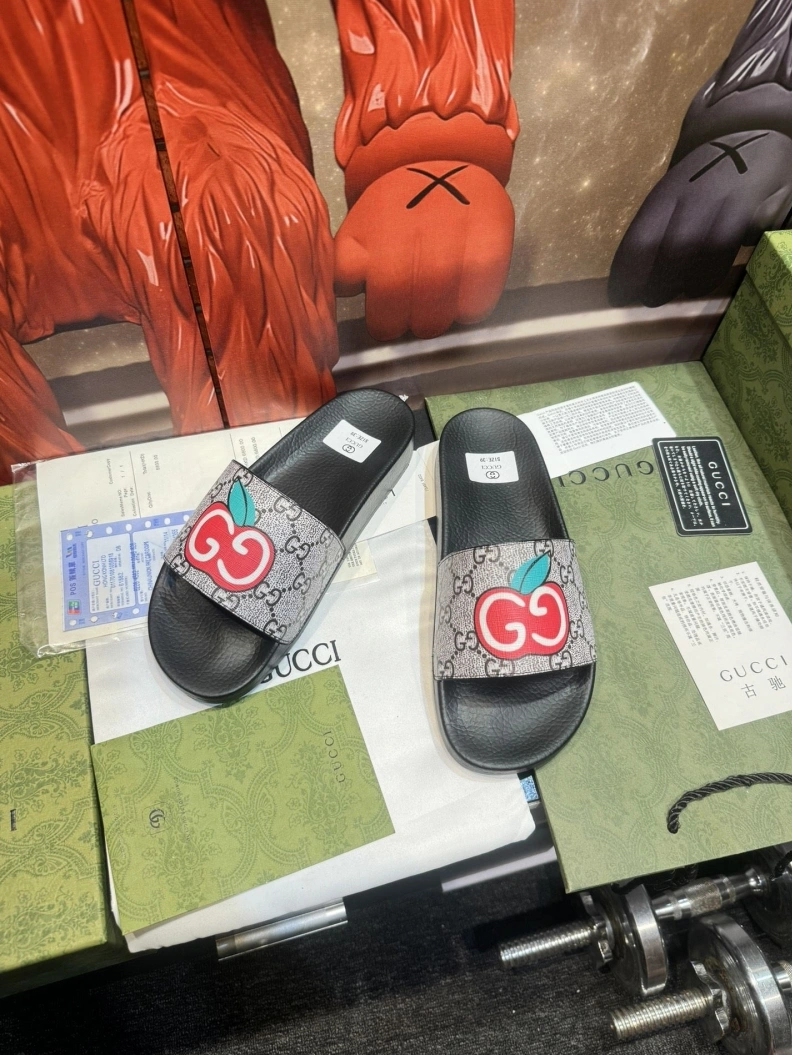 Stylish Gxccx Slippers 158085