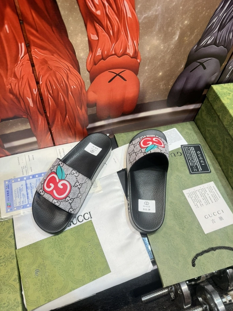 Stylish Gxccx Slippers 158085