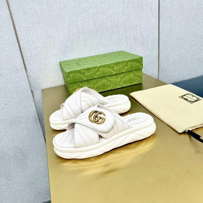 Elegant Gxccx Slippers 158071