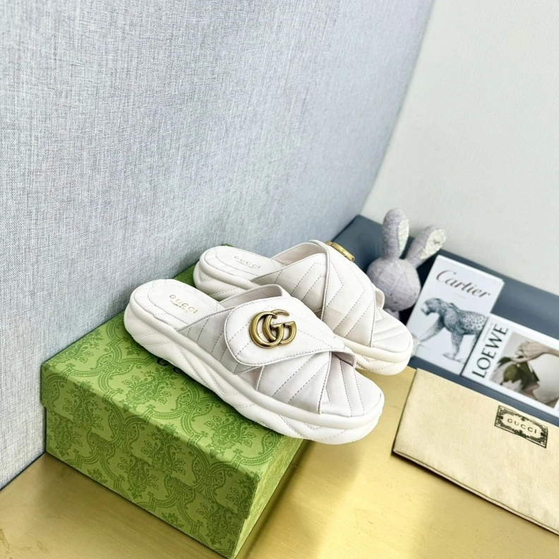 Elegant Gxccx Slippers 158071