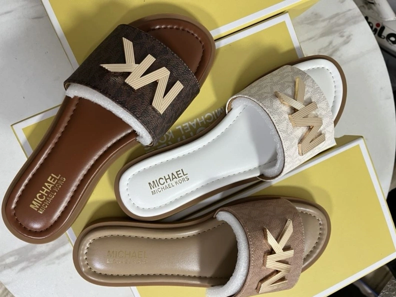 Cozy Othxr Slippers 213484