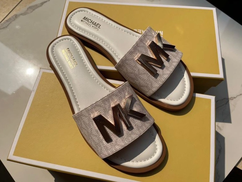 EyeCatching Othxr Slippers 213477