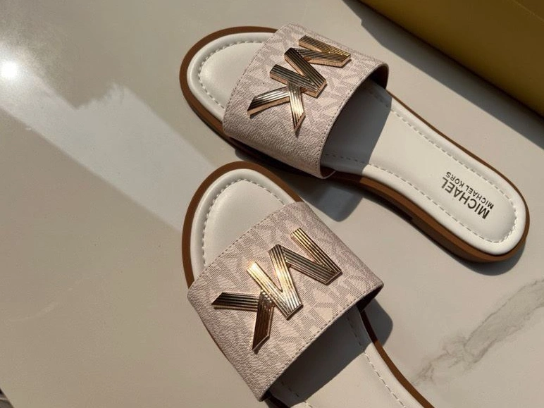 EyeCatching Othxr Slippers 213477