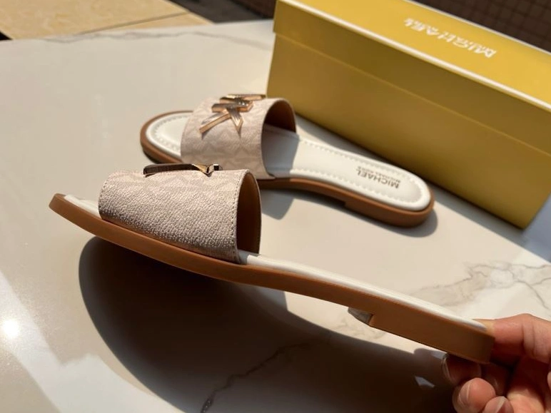 EyeCatching Othxr Slippers 213477