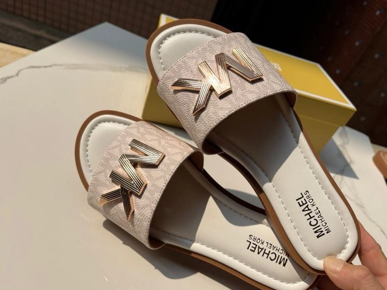 EyeCatching Othxr Slippers 213477