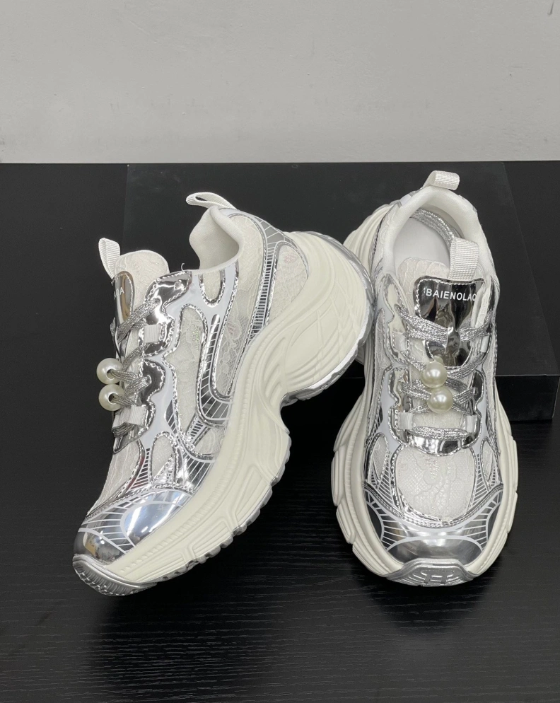 Versatile Othxr Sneakers 213326