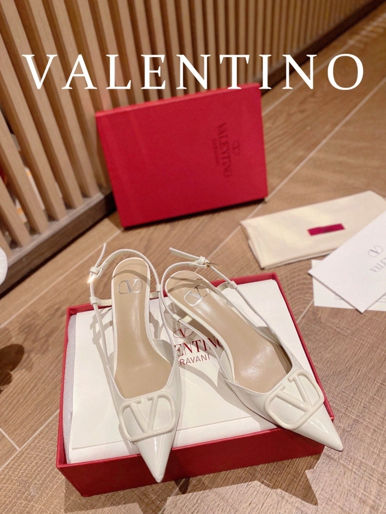 WellDesigned Vxlxntino Sandals 230324