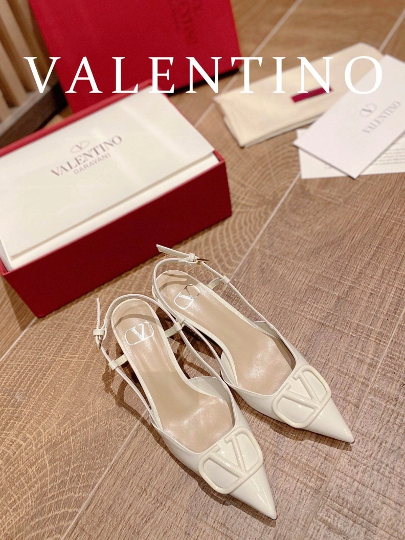 WellDesigned Vxlxntino Sandals 230324