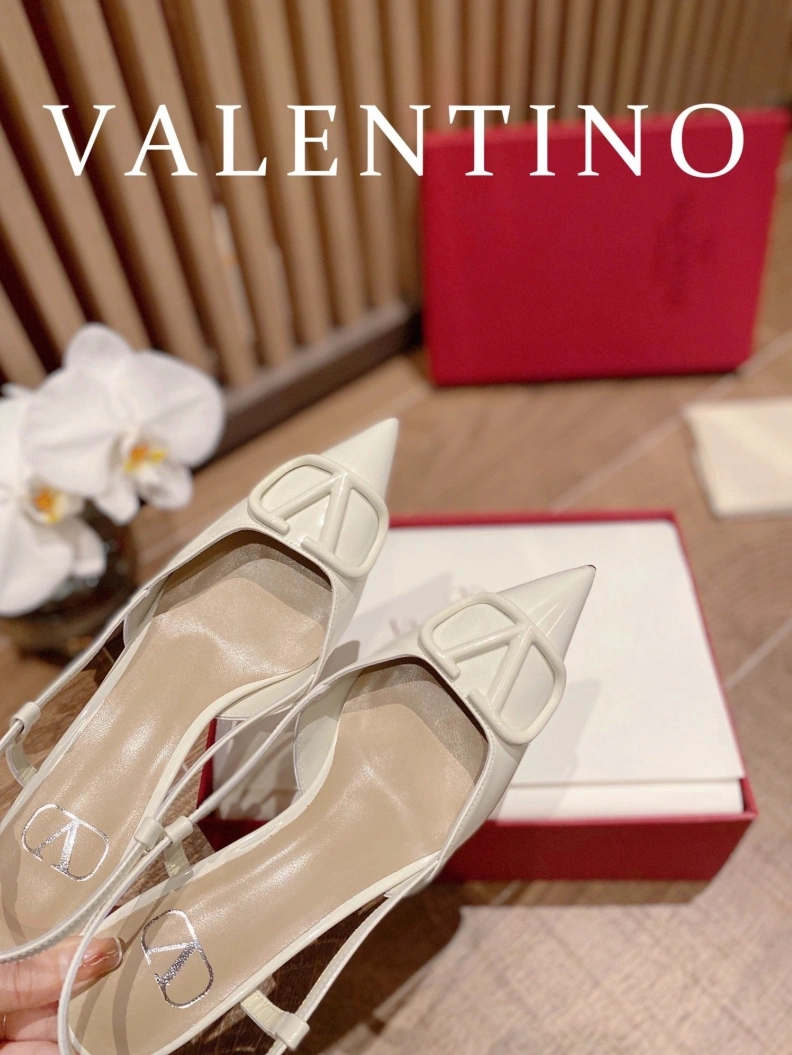 WellDesigned Vxlxntino Sandals 230324
