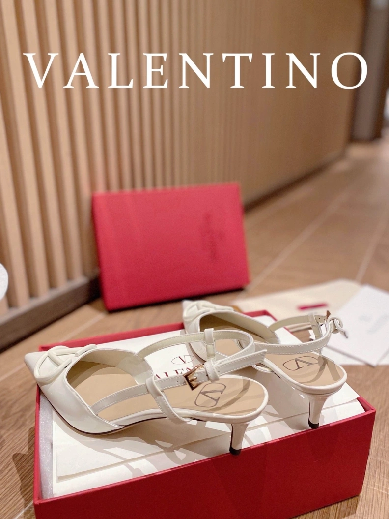 WellDesigned Vxlxntino Sandals 230324