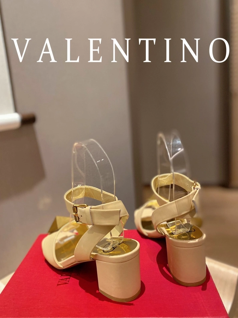 NewStyle Vxlxntino High Heels 230563