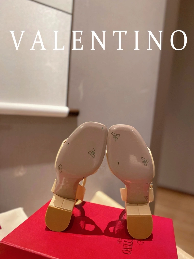 NewStyle Vxlxntino High Heels 230563