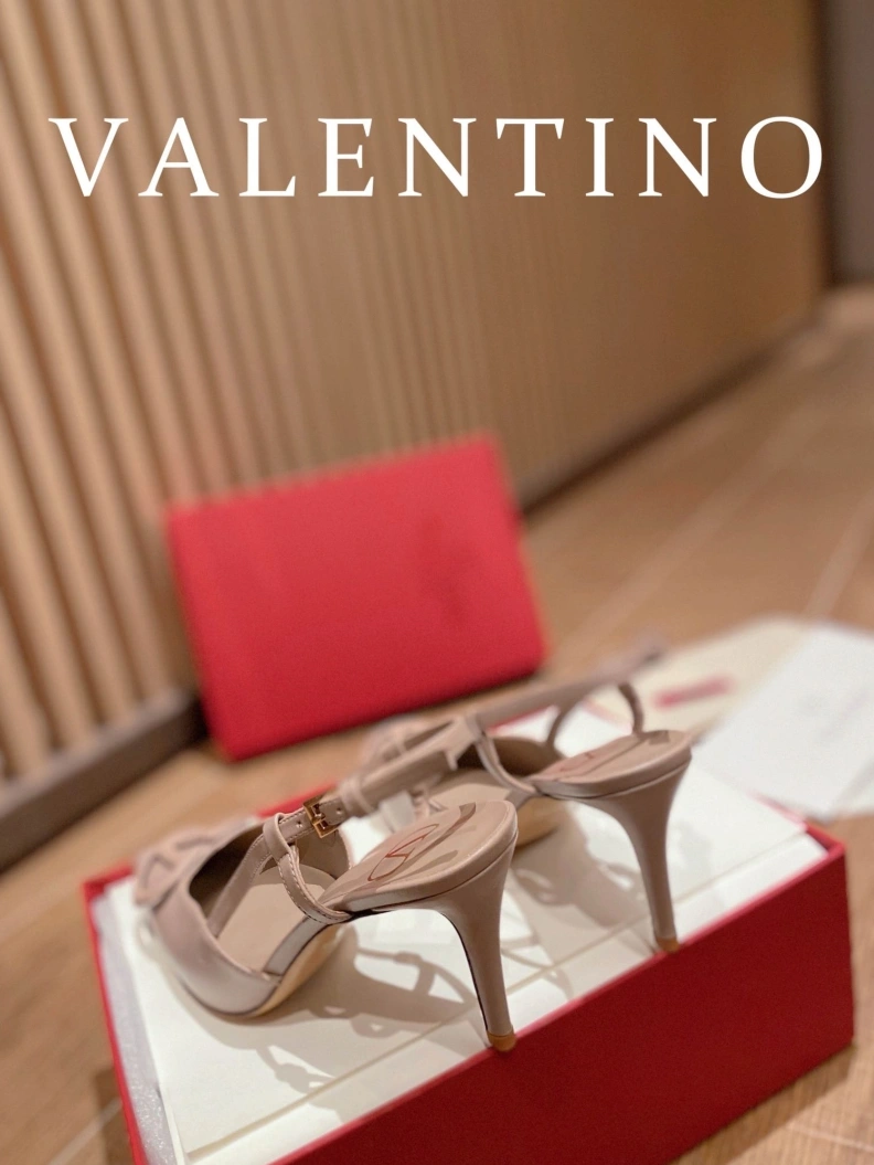 WellDesigned Vxlxntino High Heels 230506