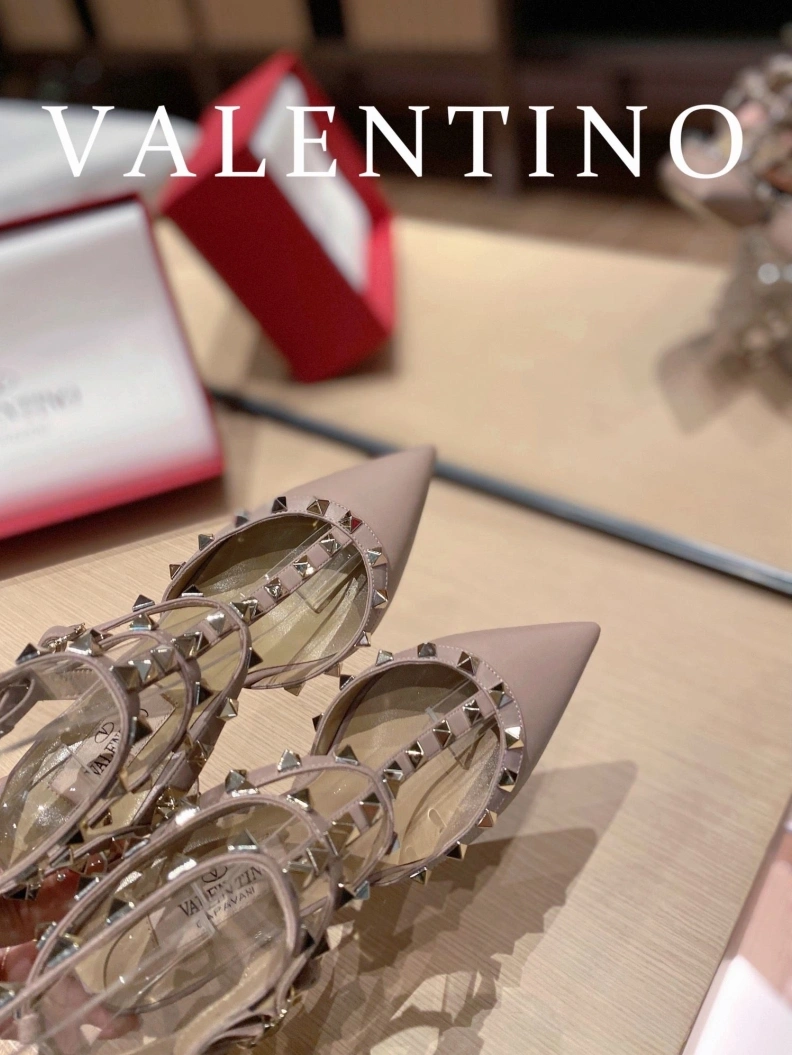 UrbanStyle Vxlxntino Sandals 230285