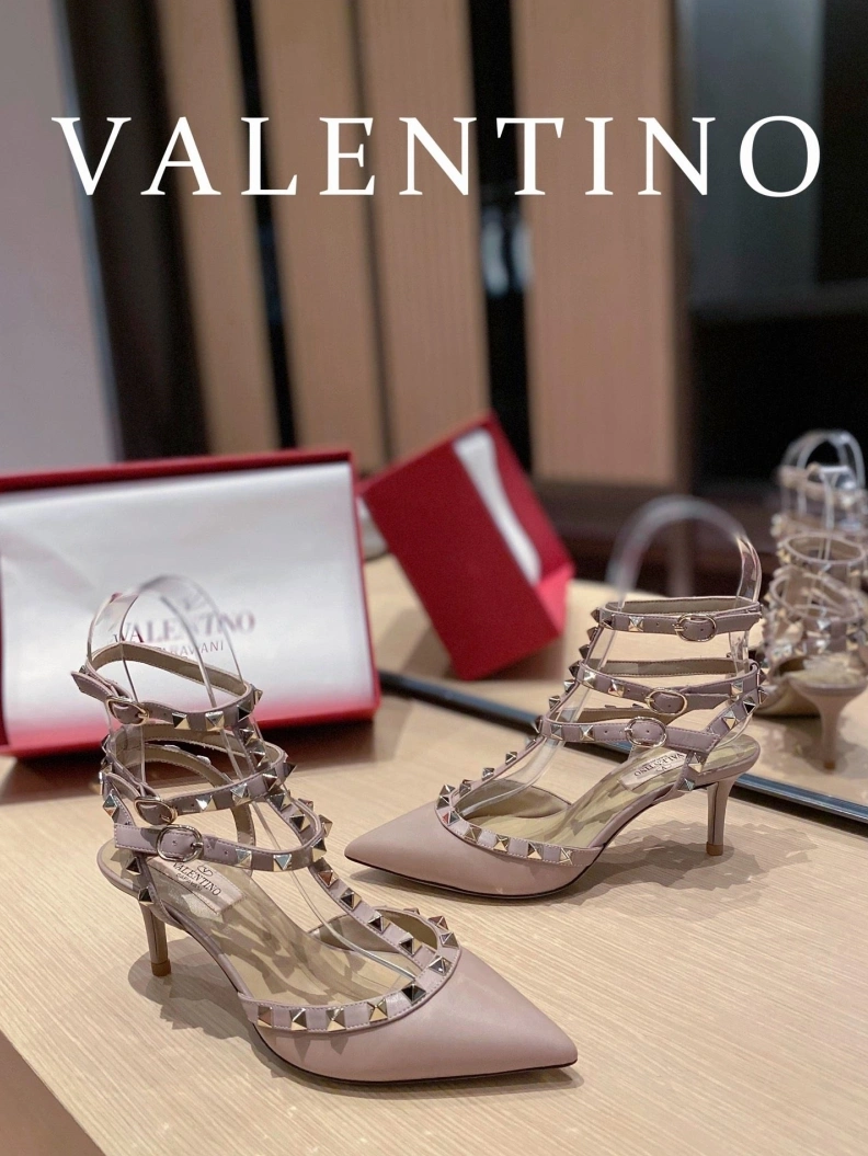 UrbanStyle Vxlxntino Sandals 230285