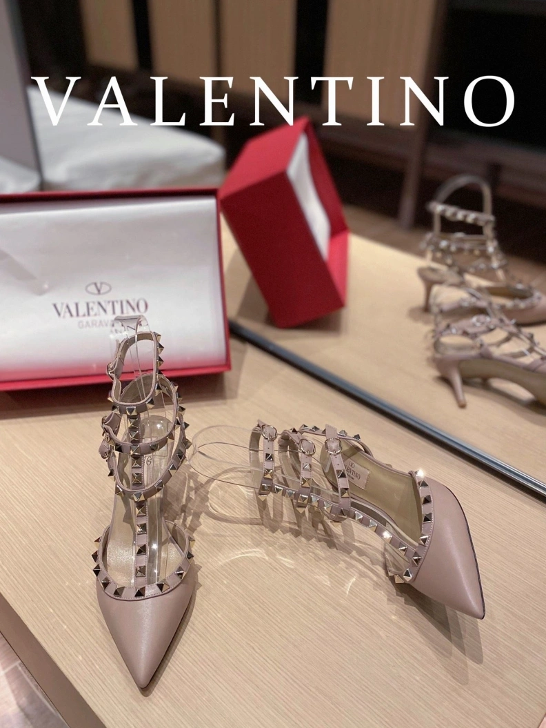 UrbanStyle Vxlxntino Sandals 230285