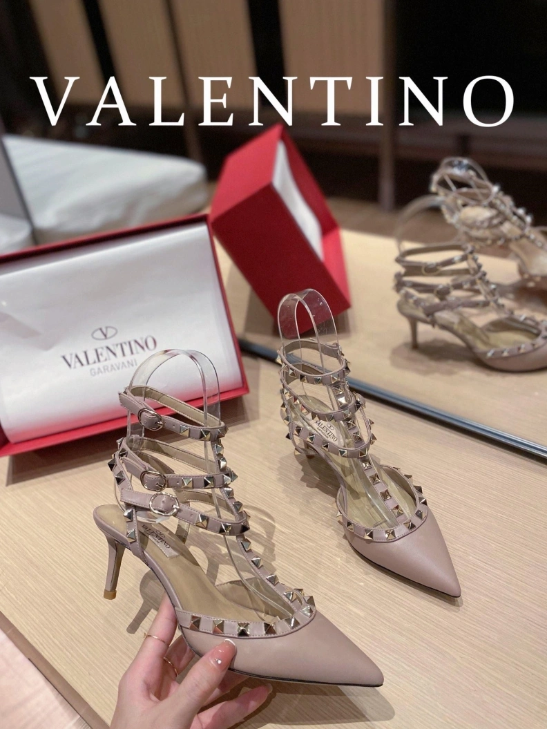 UrbanStyle Vxlxntino Sandals 230285