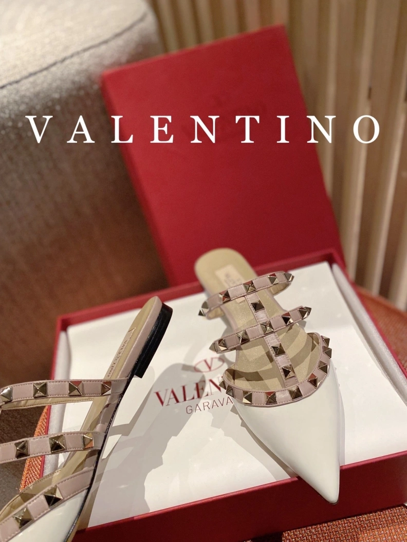 Versatile Vxlxntino Sandals 230266