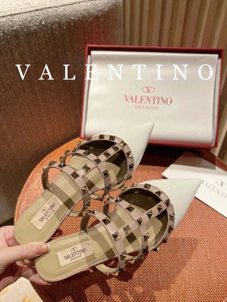 Versatile Vxlxntino Sandals 230266
