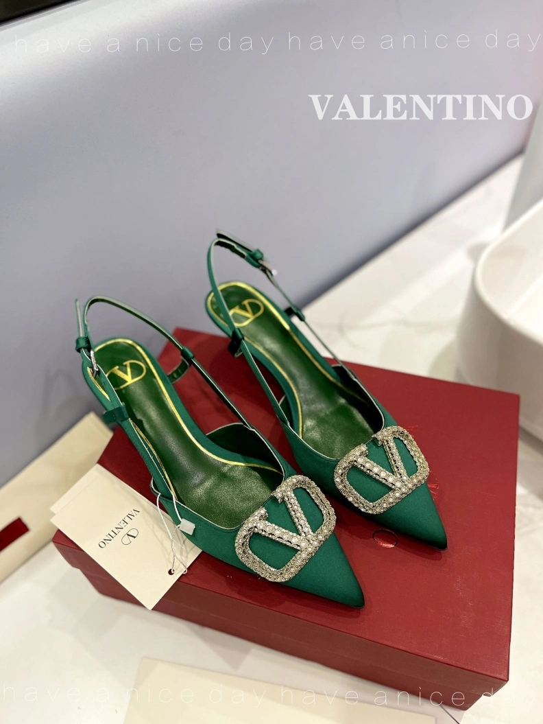 Classic Vxlxntino Sandals 230257
