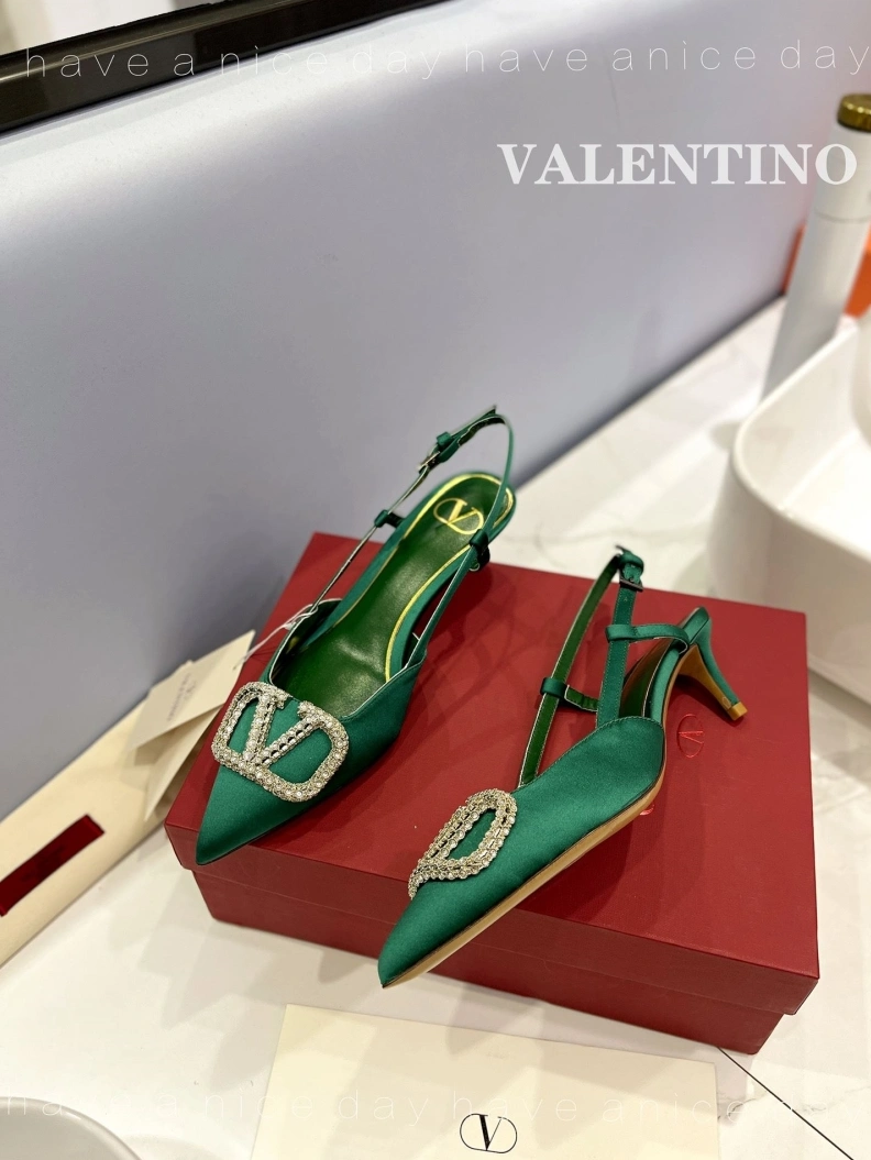 Classic Vxlxntino Sandals 230257