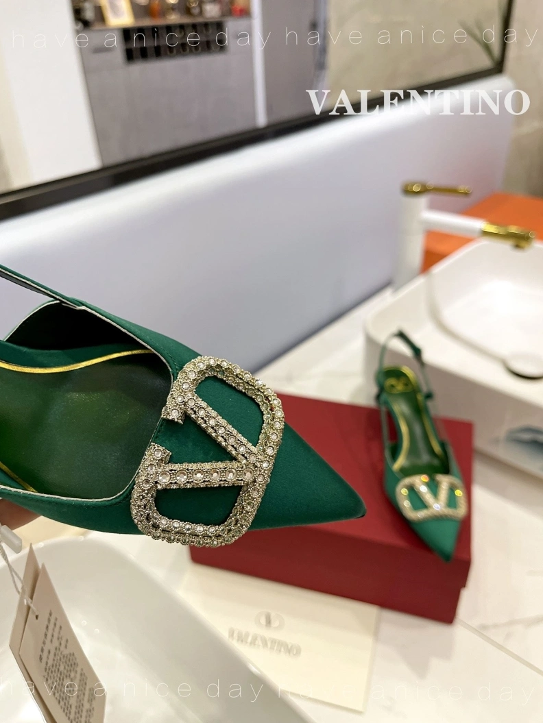 Classic Vxlxntino Sandals 230257