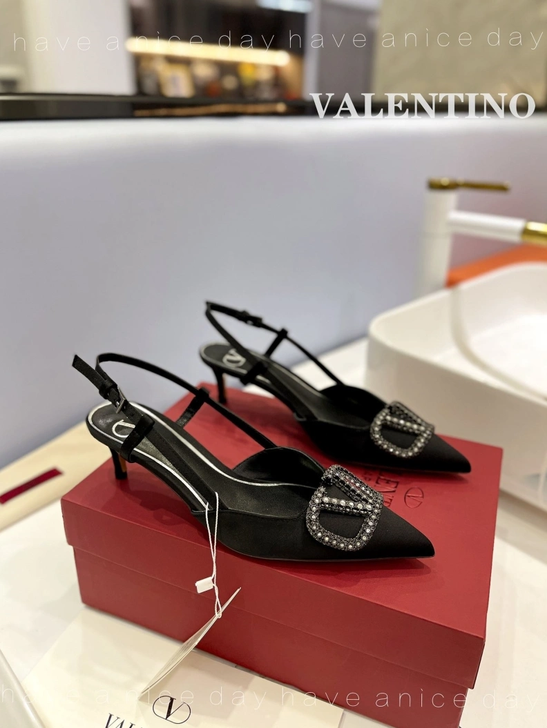 Fashionable Vxlxntino Sandals 230250