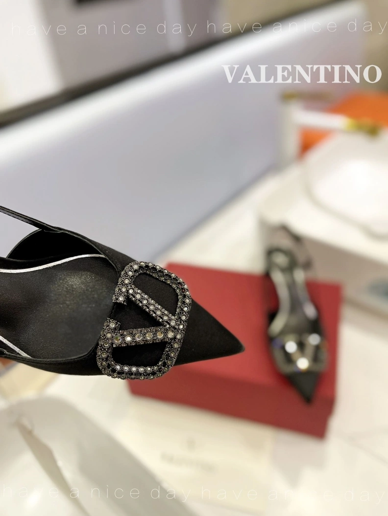 Fashionable Vxlxntino Sandals 230250