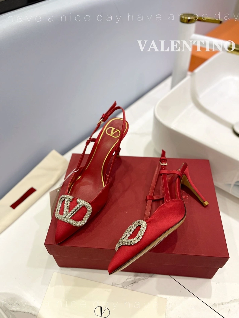 WellDesigned Vxlxntino Sandals 230271