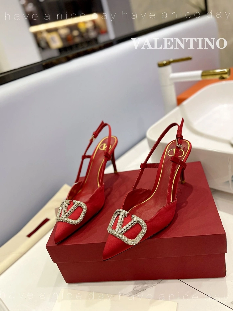 WellDesigned Vxlxntino Sandals 230271