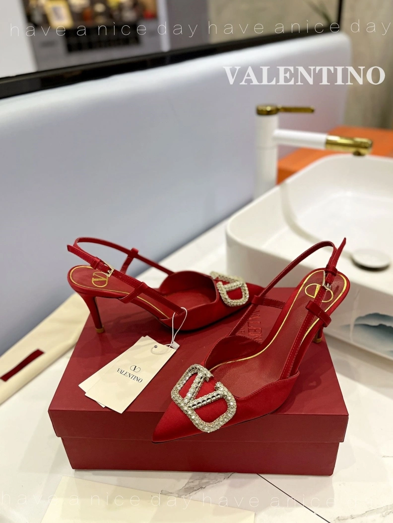 WellDesigned Vxlxntino Sandals 230271