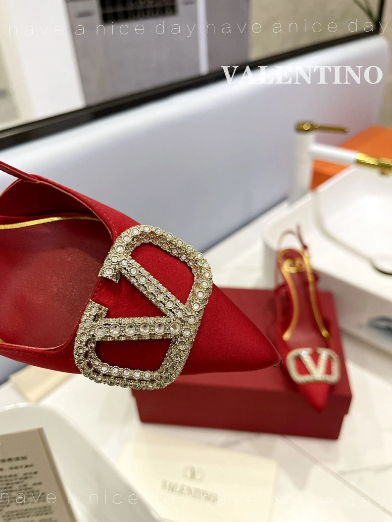 WellDesigned Vxlxntino Sandals 230271