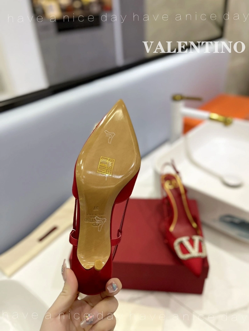 WellDesigned Vxlxntino Sandals 230271