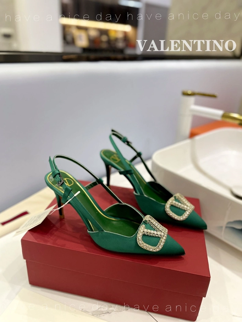 Compact Vxlxntino Sandals 230258