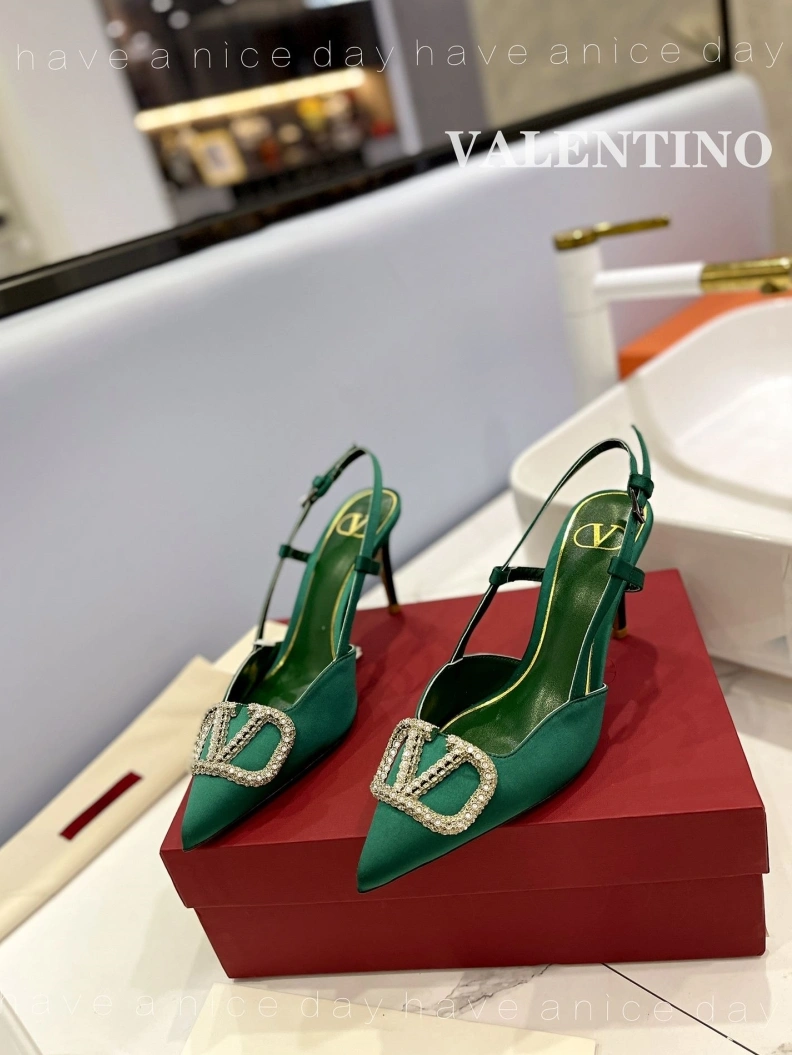 Compact Vxlxntino Sandals 230258
