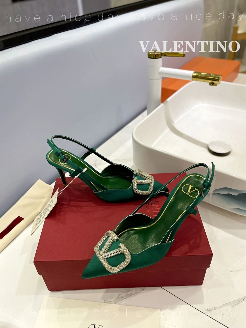 Compact Vxlxntino Sandals 230258