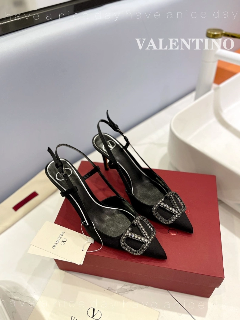 AllSeason Vxlxntino Sandals 230246