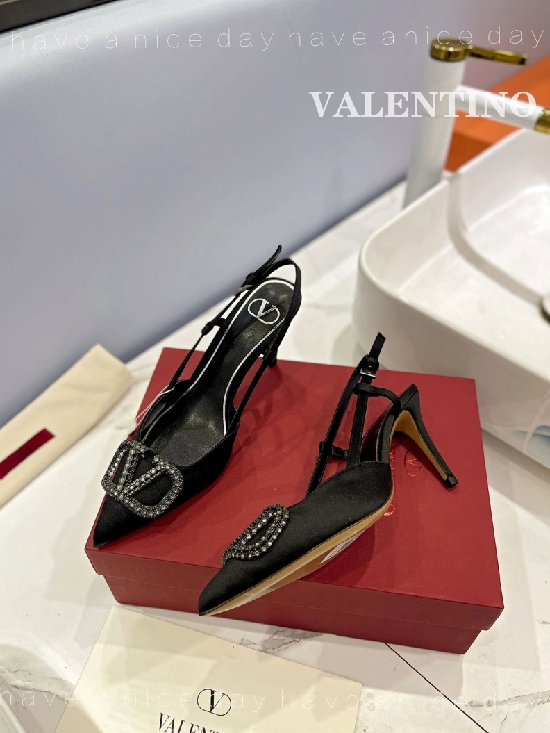 AllSeason Vxlxntino Sandals 230246