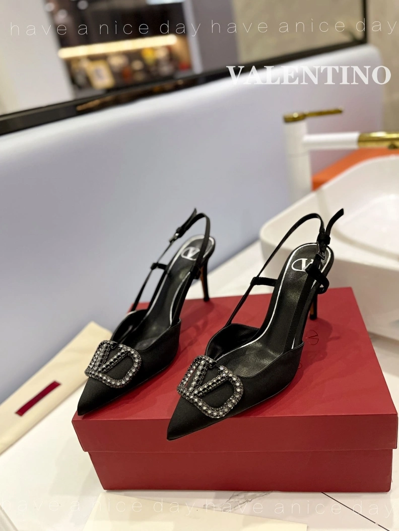 AllSeason Vxlxntino Sandals 230246