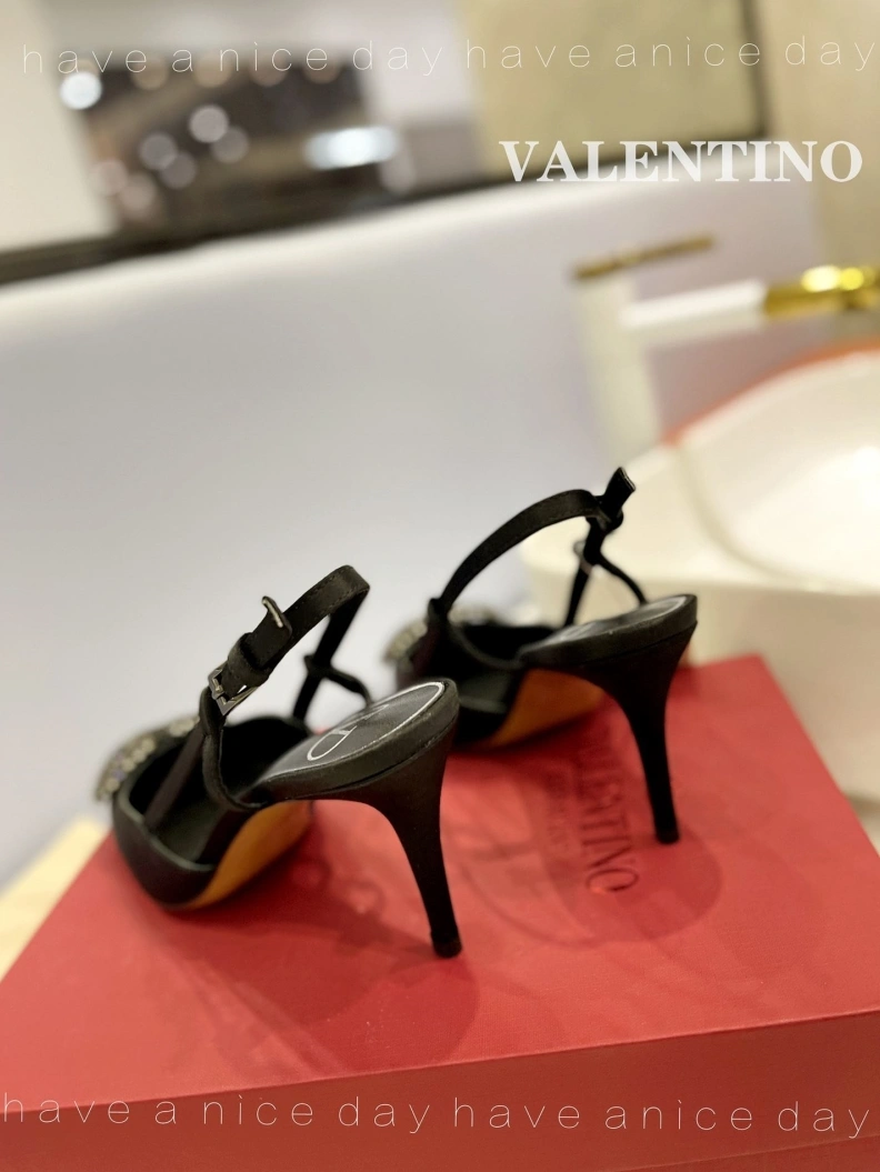AllSeason Vxlxntino Sandals 230246