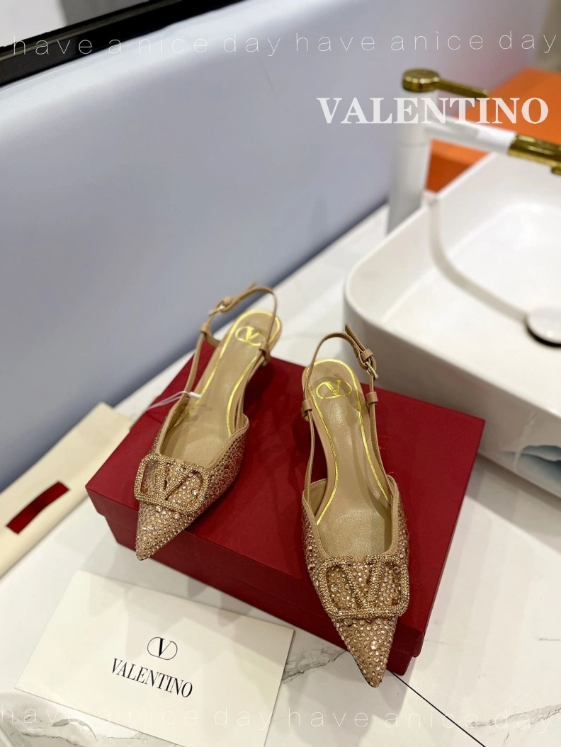 Vibrant Vxlxntino Sandals 230251