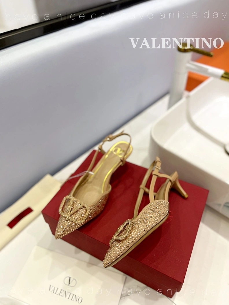 Vibrant Vxlxntino Sandals 230251